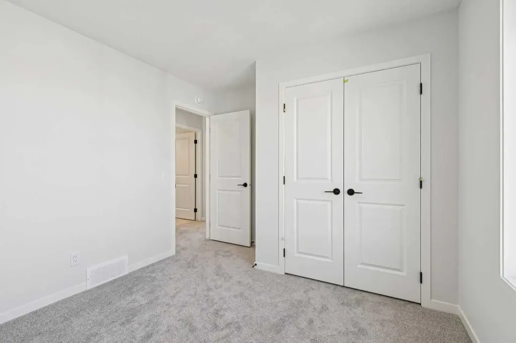 572 Belmont Heath SW Calgary AB T0L0X0