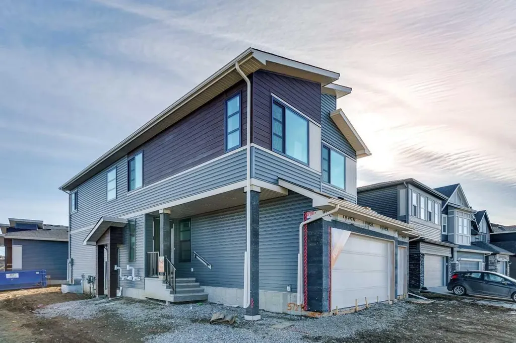 572 Belmont Heath SW Calgary AB T0L0X0