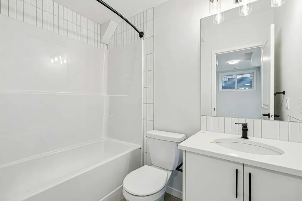 572 Belmont Heath SW Calgary AB T0L0X0