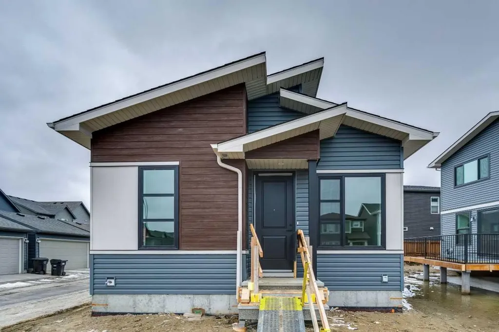572 Belmont Heath SW Calgary AB T0L0X0