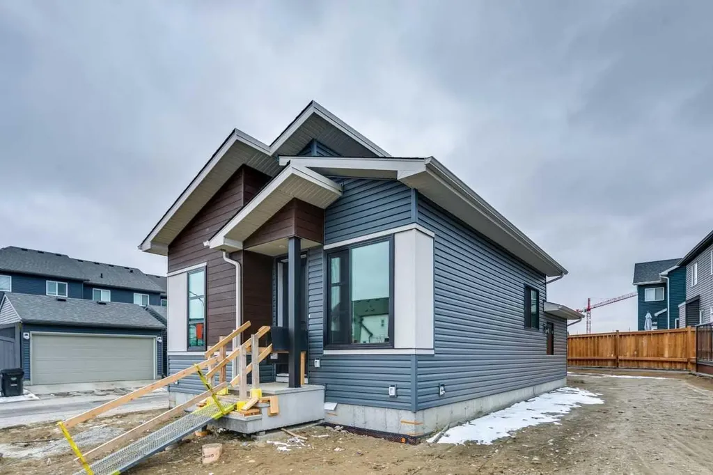 572 Belmont Heath SW Calgary AB T0L0X0