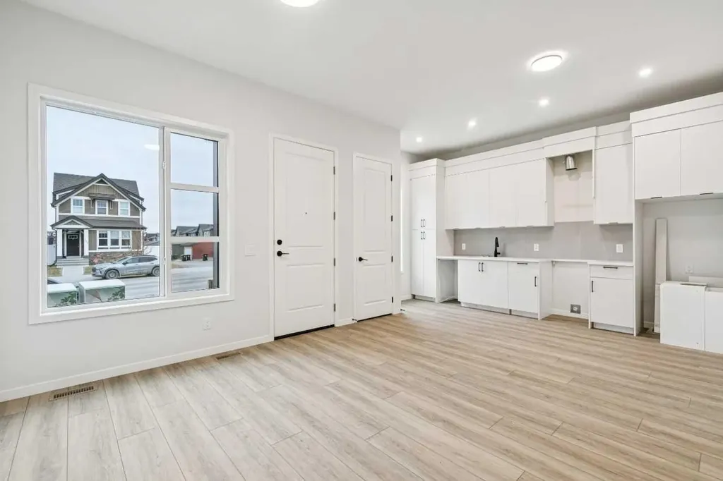 572 Belmont Heath SW Calgary AB T0L0X0