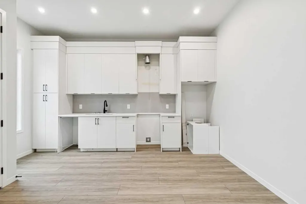 572 Belmont Heath SW Calgary AB T0L0X0