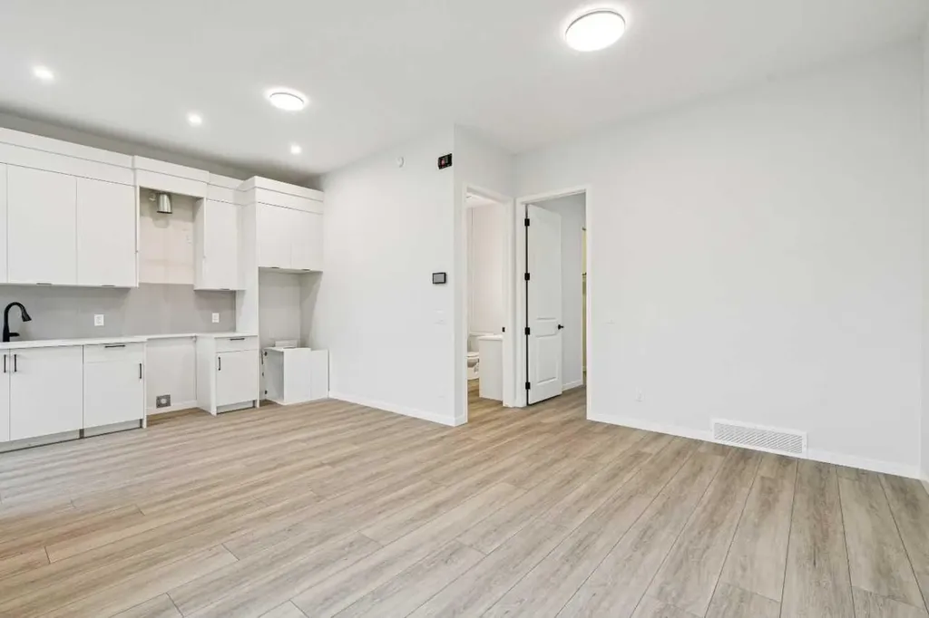 572 Belmont Heath SW Calgary AB T0L0X0