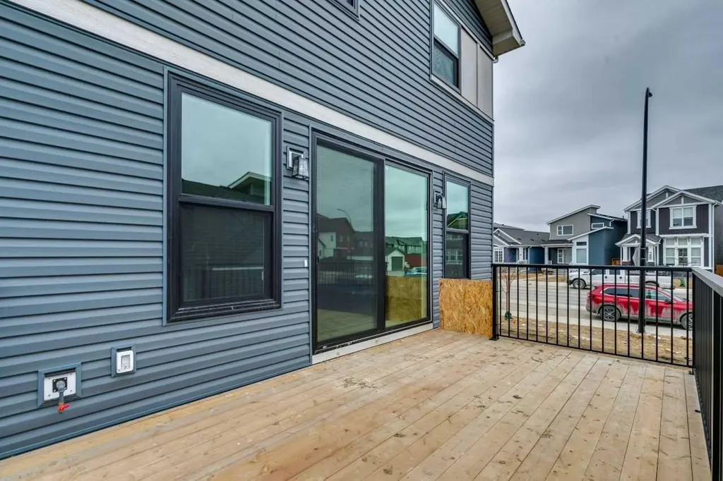 572 Belmont Heath SW Calgary AB T0L0X0