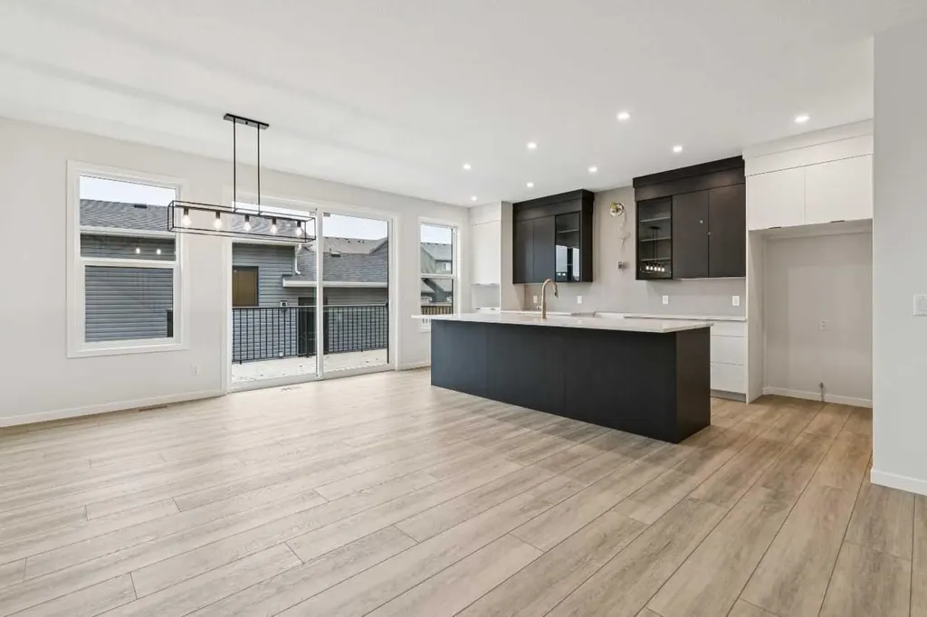 572 Belmont Heath SW Calgary AB T0L0X0