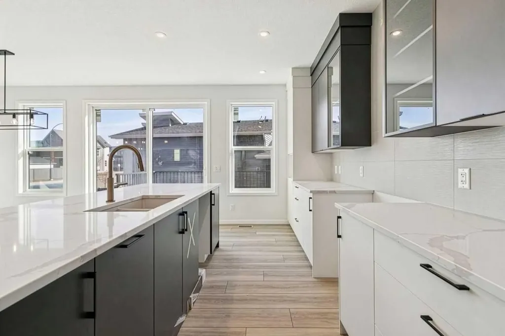 572 Belmont Heath SW Calgary AB T0L0X0