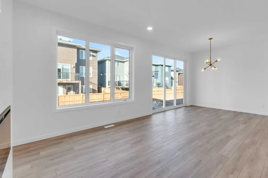 200 Starling Place NW Calgary AB T3P 2W2