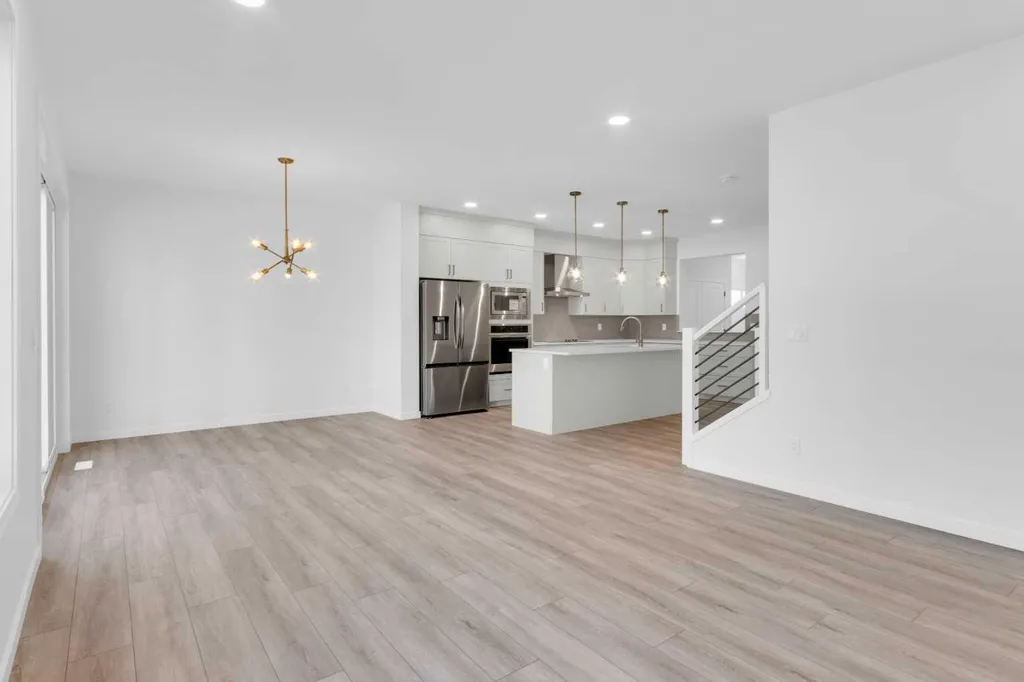 200 Starling Place NW Calgary AB T3P 2W2