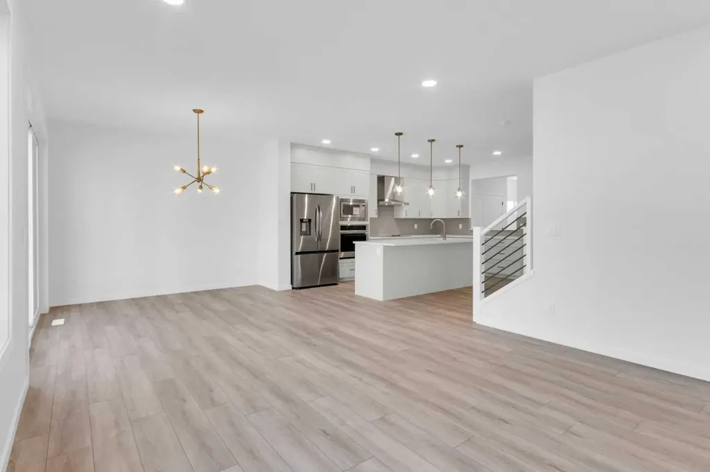 200 Starling Place NW Calgary AB T3P 2W2