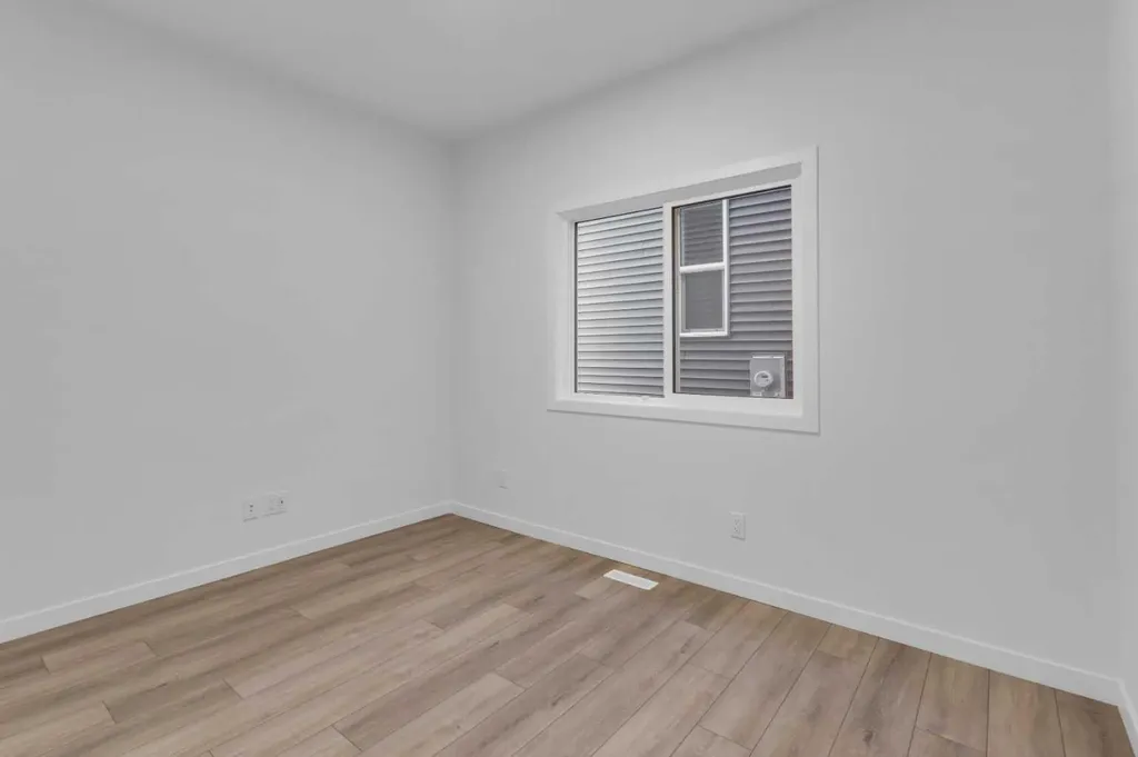 200 Starling Place NW Calgary AB T3P 2W2