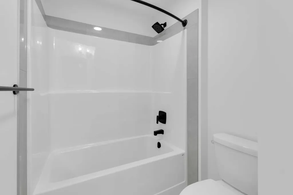 200 Starling Place NW Calgary AB T3P 2W2