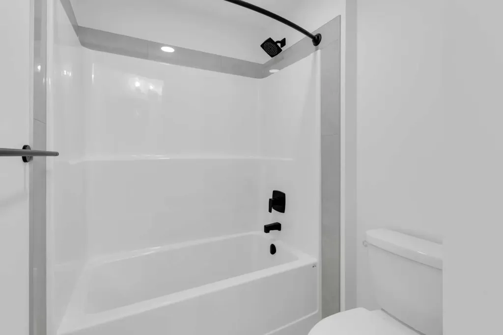 200 Starling Place NW Calgary AB T3P 2W2