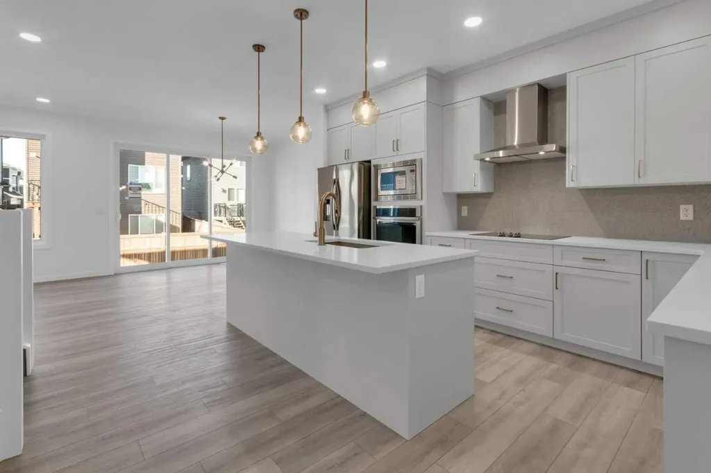 200 Starling Place NW Calgary AB T3P 2W2