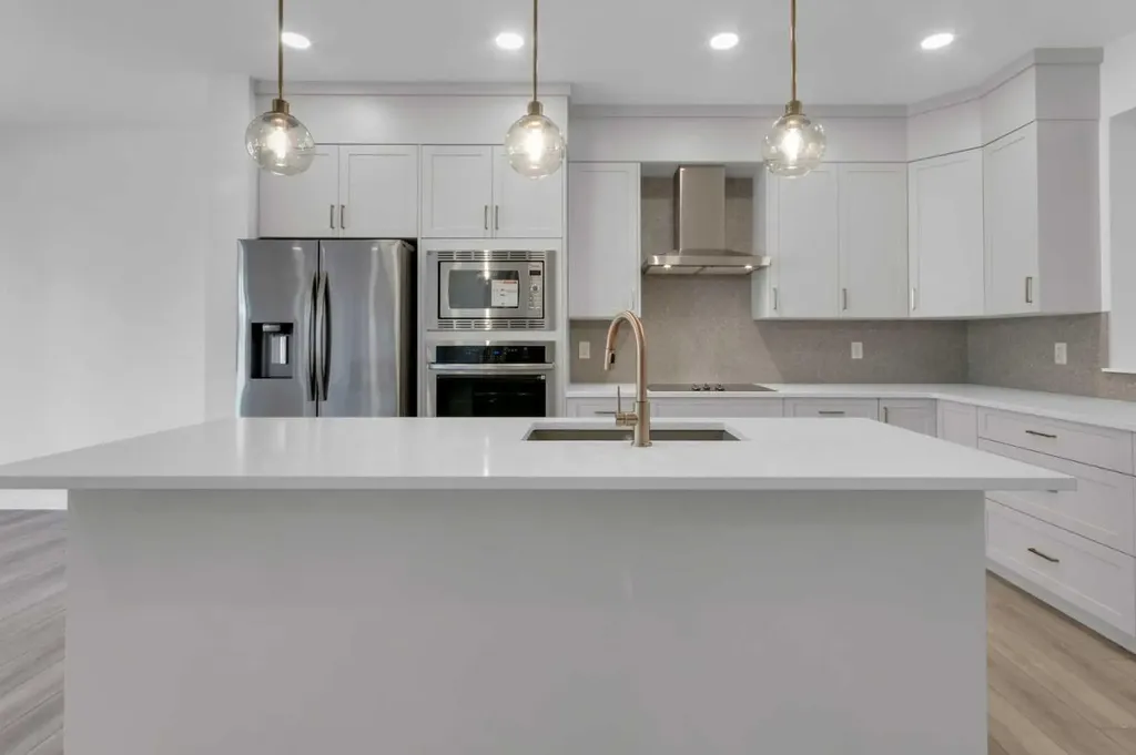200 Starling Place NW Calgary AB T3P 2W2