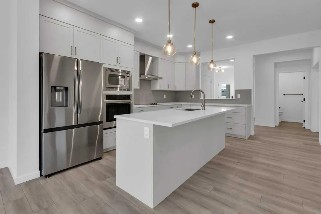 200 Starling Place NW Calgary AB T3P 2W2