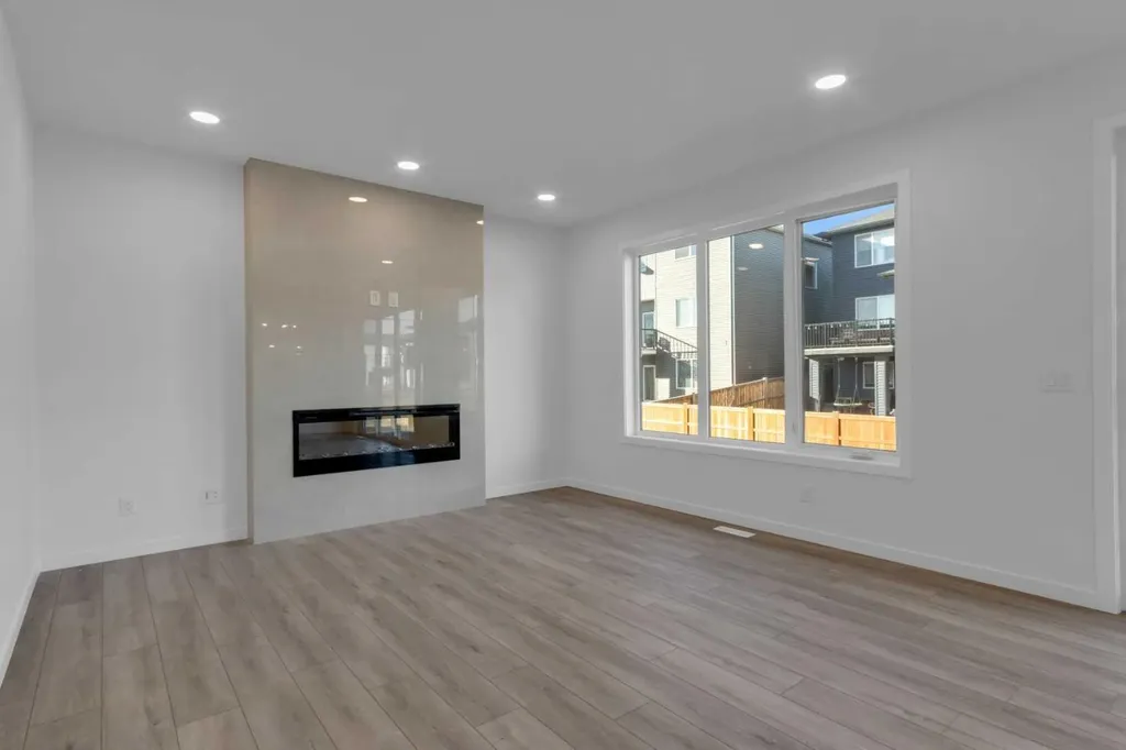 200 Starling Place NW Calgary AB T3P 2W2