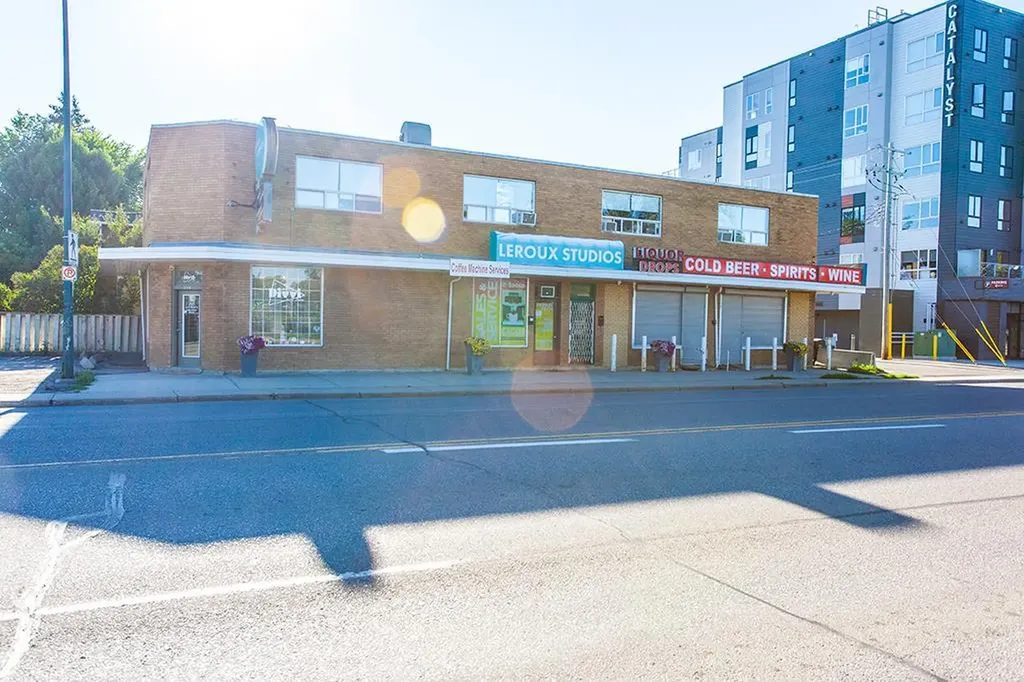 2116 14 Street NW Calgary AB T2M 3N5