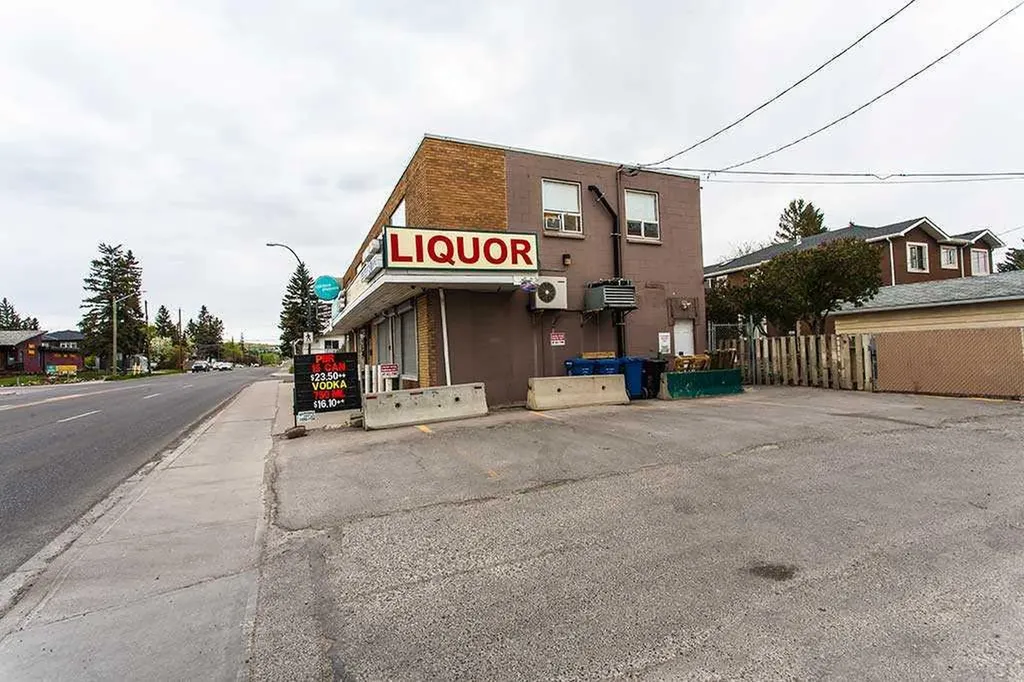 2116 14 Street NW Calgary AB T2M 3N5
