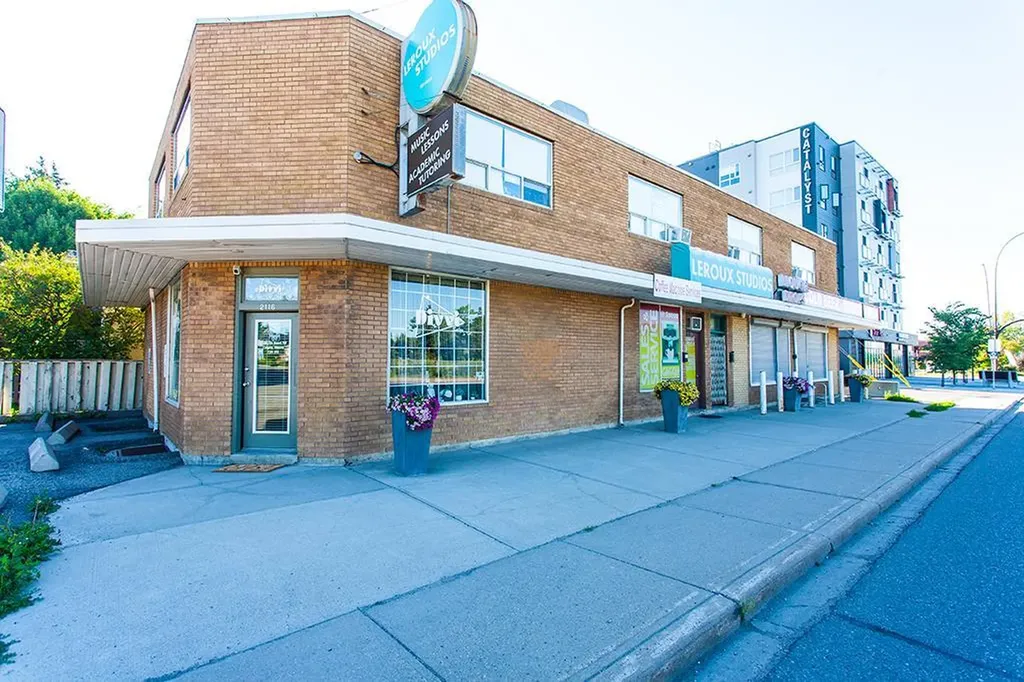 2116 14 Street NW Calgary AB T2M 3N5