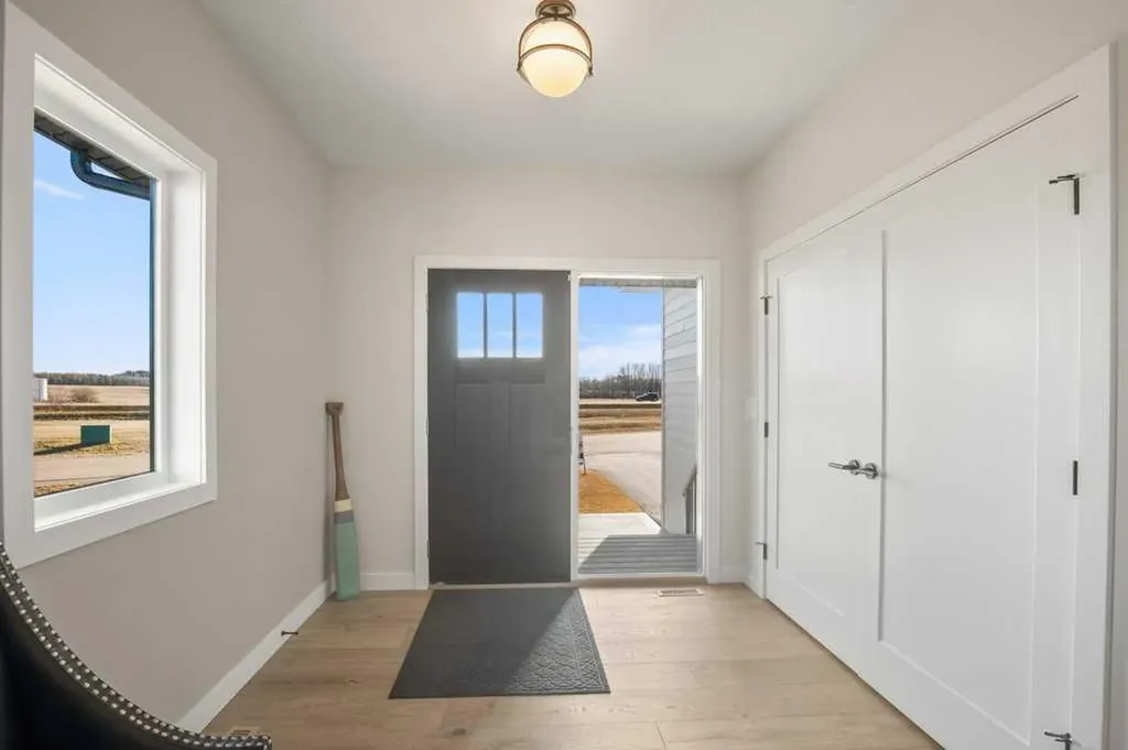 10 Twin Rose Court Jarvis Bay AB T4S 1R8