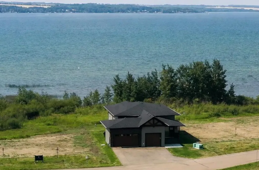 10 Twin Rose Court Jarvis Bay AB T4S 1R8