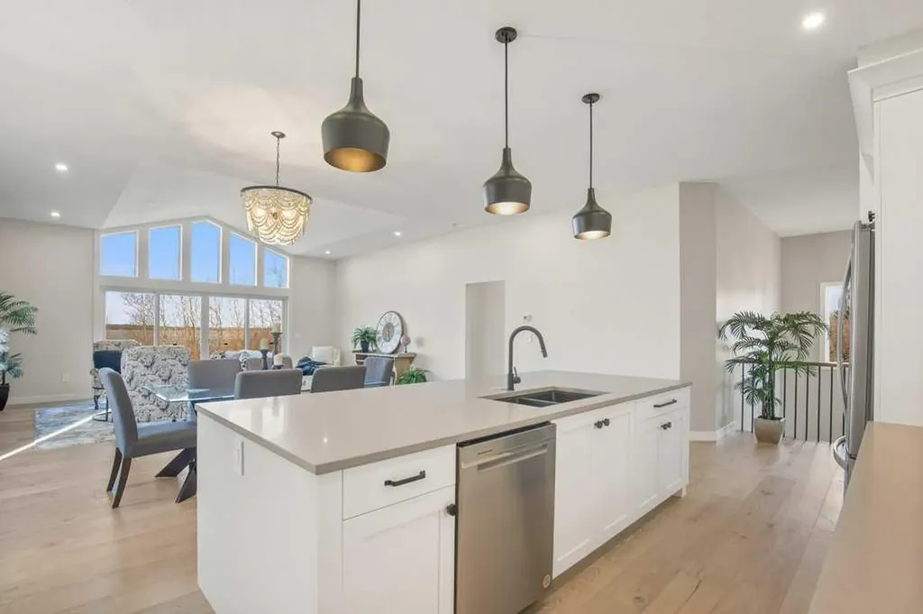 10 Twin Rose Court Jarvis Bay AB T4S 1R8