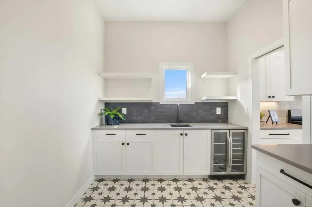 10 Twin Rose Court Jarvis Bay AB T4S 1R8