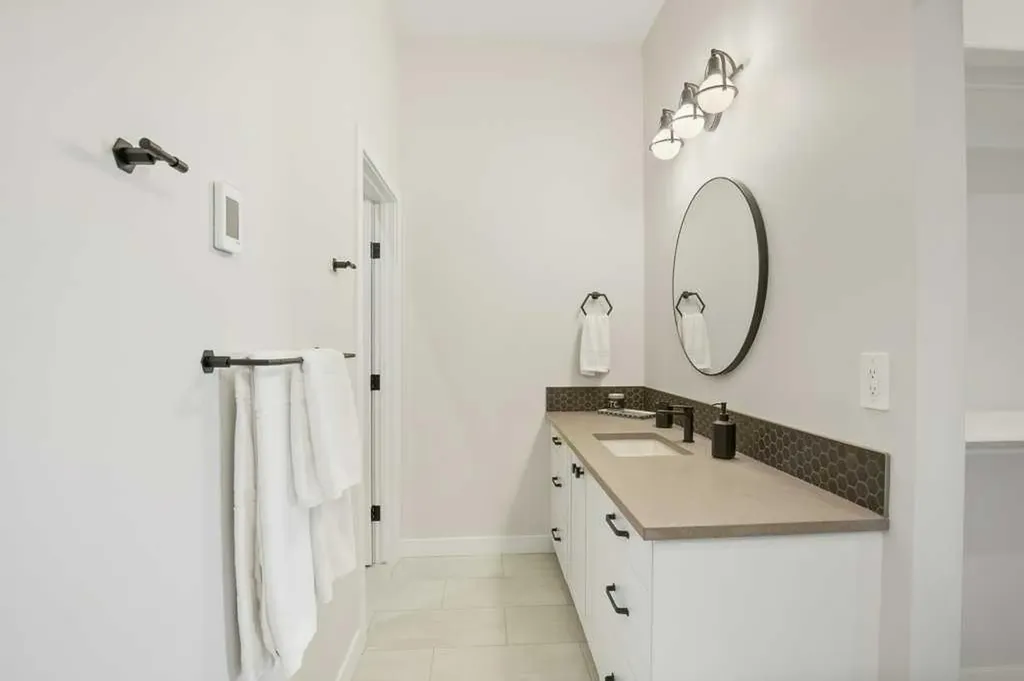 10 Twin Rose Court Jarvis Bay AB T4S 1R8