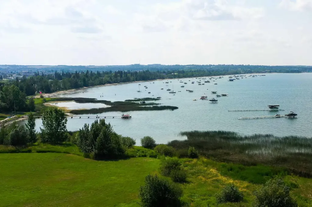 10 Twin Rose Court Jarvis Bay AB T4S 1R8