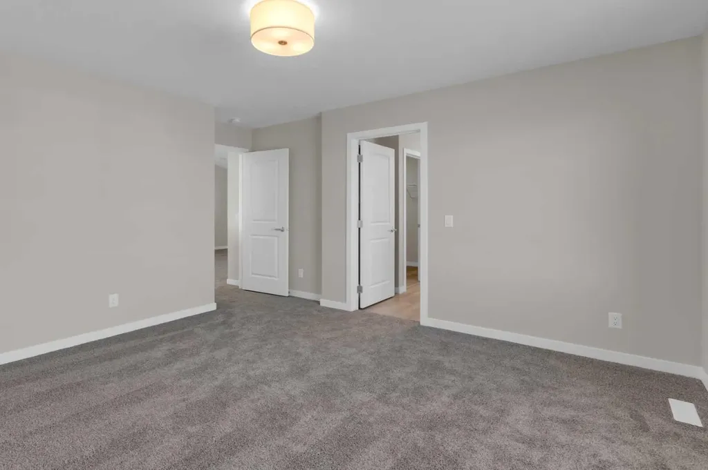 52 Lewisburg Close NE Calgary AB T3P 2N4