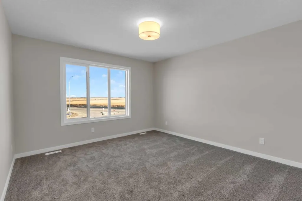 52 Lewisburg Close NE Calgary AB T3P 2N4