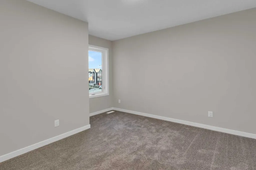 52 Lewisburg Close NE Calgary AB T3P 2N4