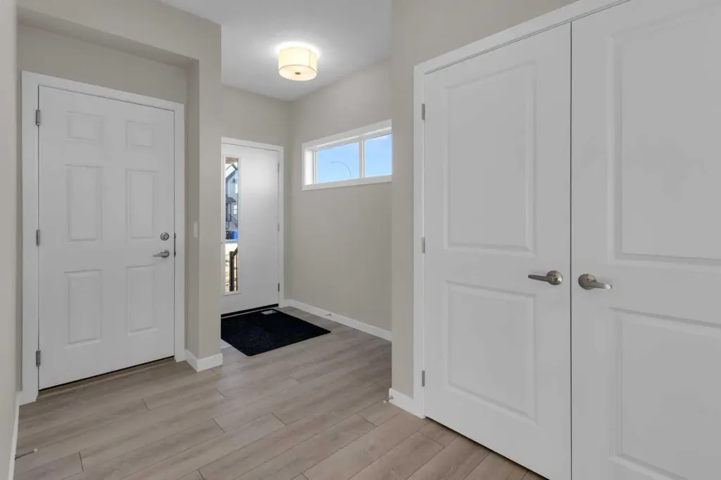 52 Lewisburg Close NE Calgary AB T3P 2N4
