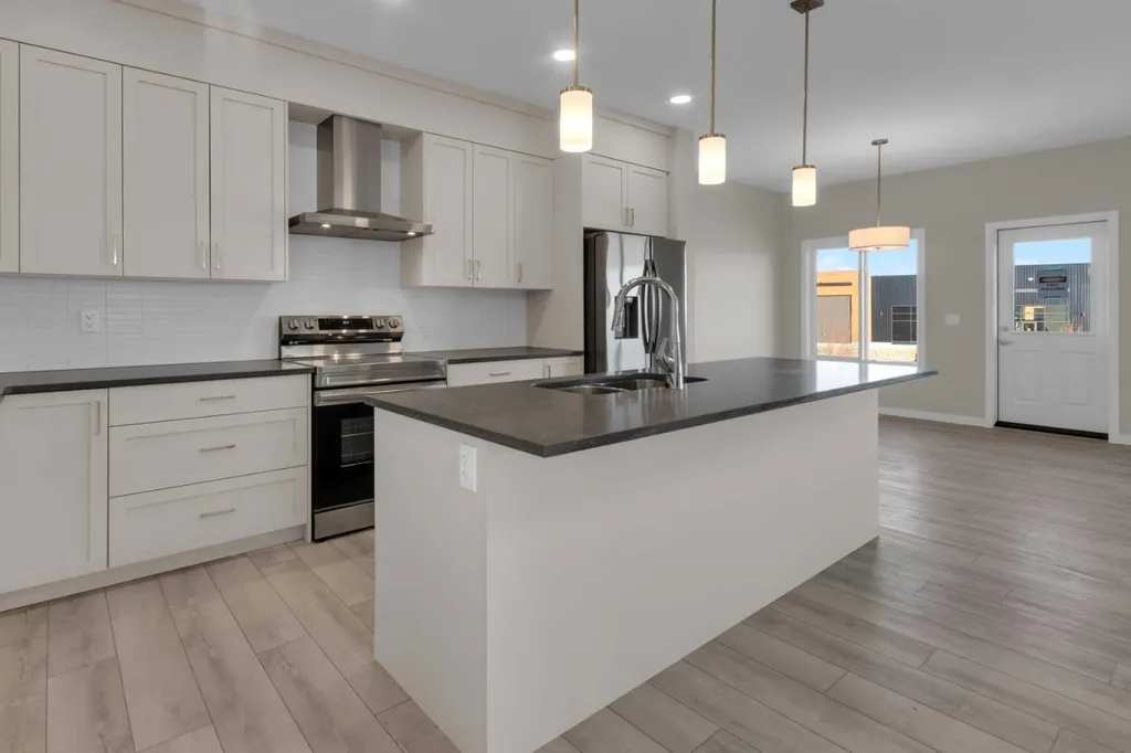 52 Lewisburg Close NE Calgary AB T3P 2N4
