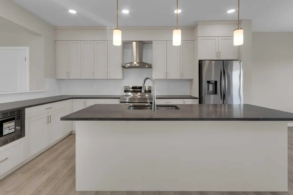 52 Lewisburg Close NE Calgary AB T3P 2N4