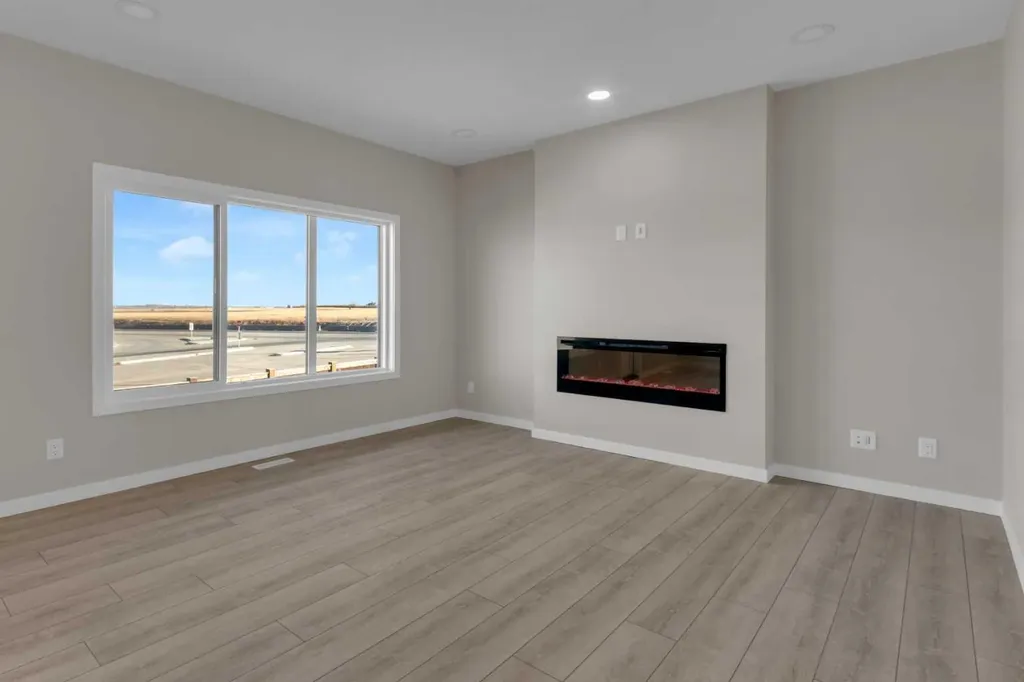 52 Lewisburg Close NE Calgary AB T3P 2N4