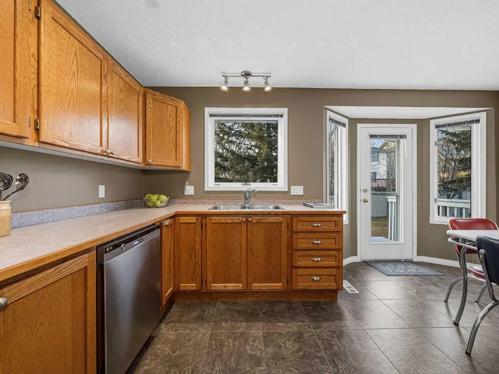 301 Arbour Cliff Close NW Calgary AB T3G3W8