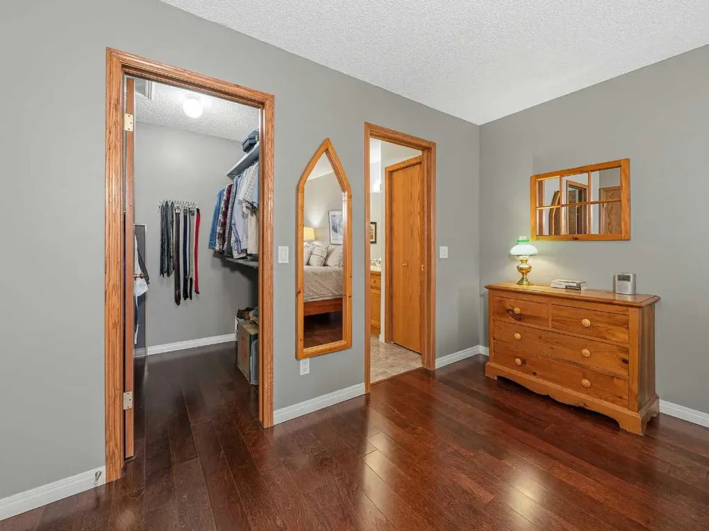 301 Arbour Cliff Close NW Calgary AB T3G3W8