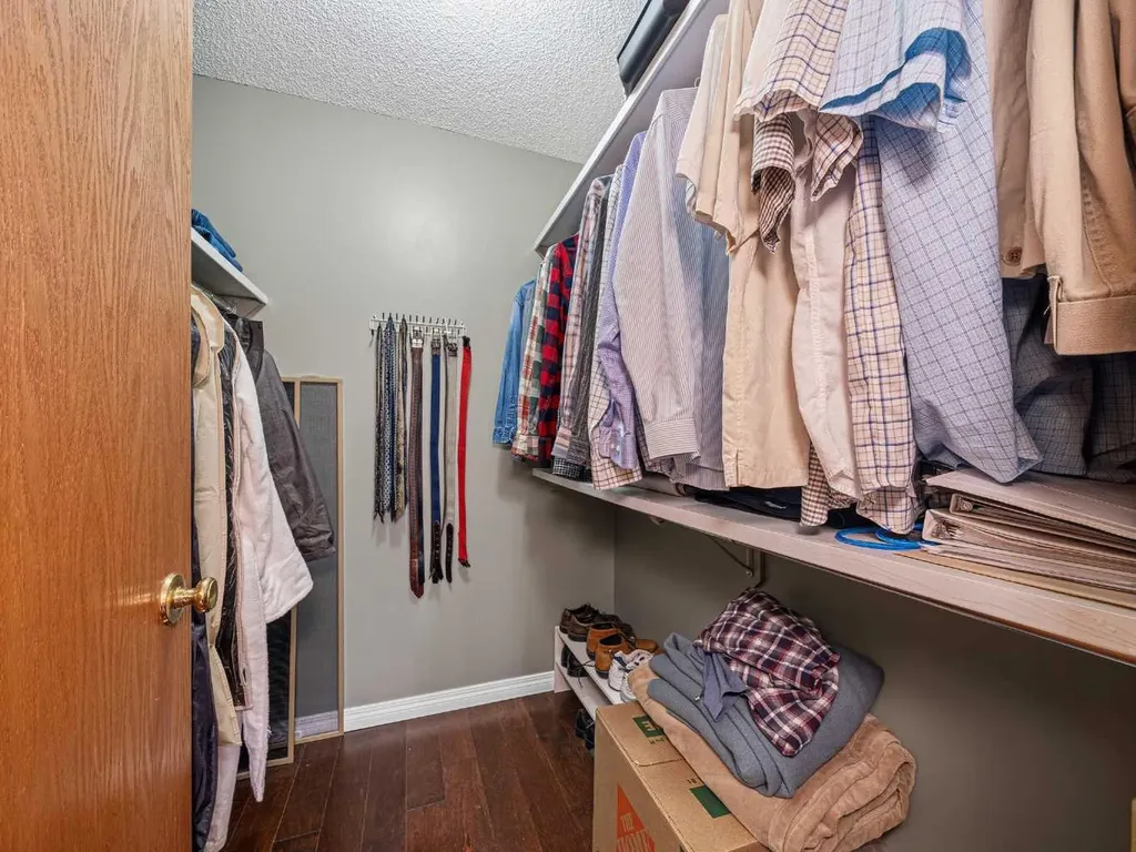 301 Arbour Cliff Close NW Calgary AB T3G3W8