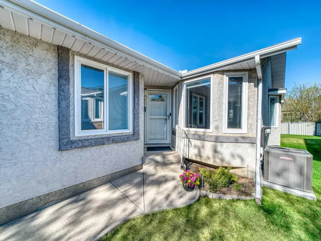 301 Arbour Cliff Close NW Calgary AB T3G3W8