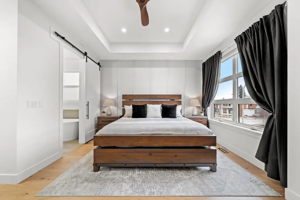 2407 33 Street SW Calgary AB T3E 2T3