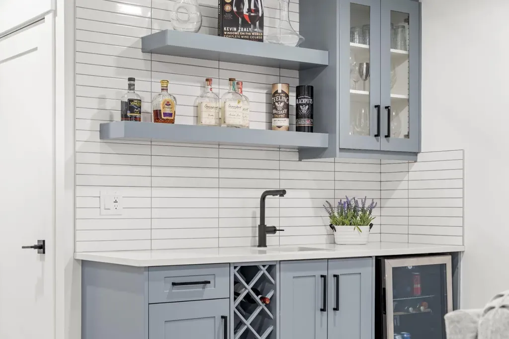 2407 33 Street SW Calgary AB T3E 2T3