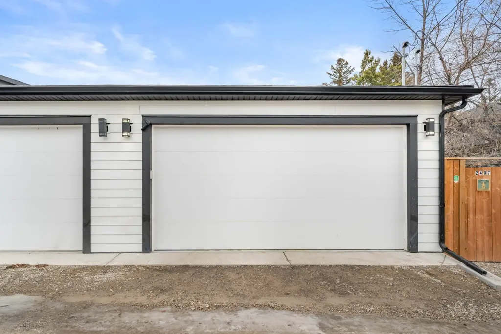 2407 33 Street SW Calgary AB T3E 2T3