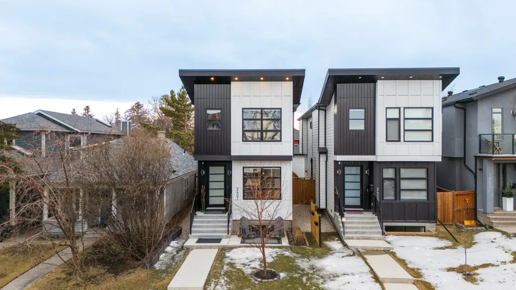 2407 33 Street SW Calgary AB T3E 2T3