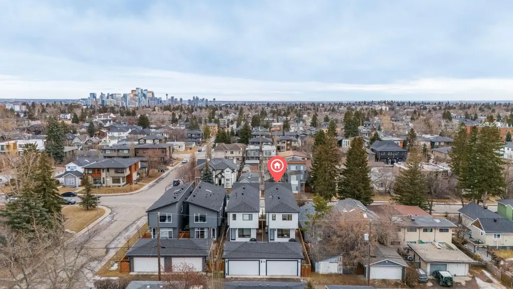 2407 33 Street SW Calgary AB T3E 2T3