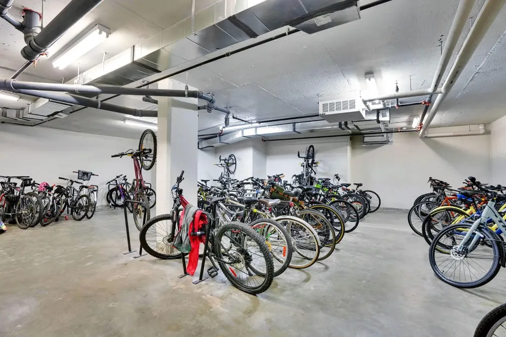 510 Edmonton Trail NE Calgary AB T2E 3H1