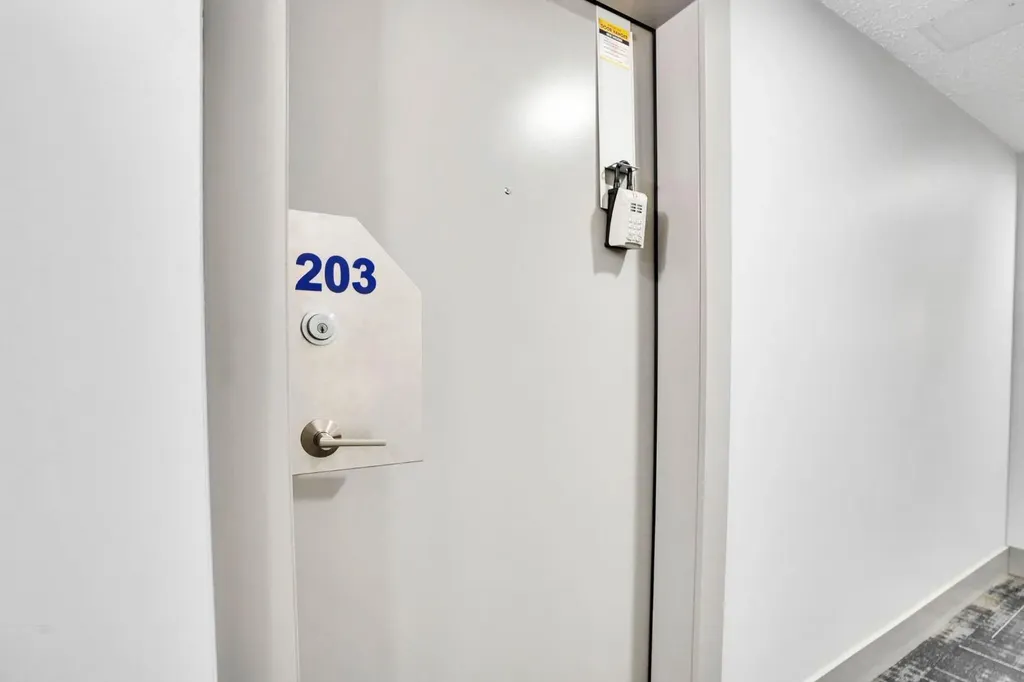 510 Edmonton Trail NE Calgary AB T2E 3H1