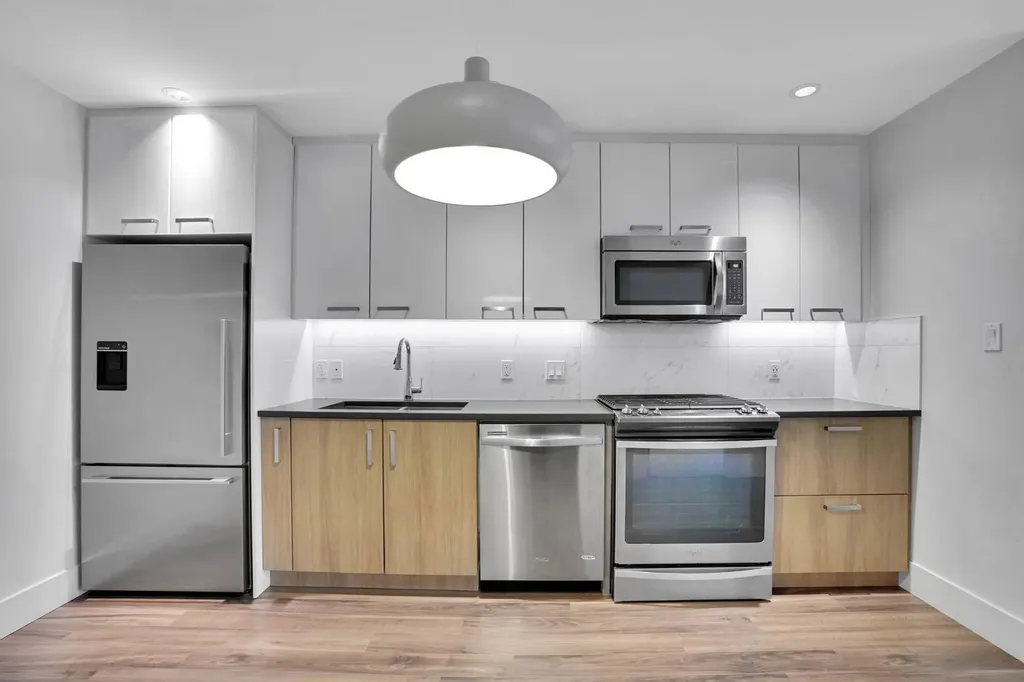 510 Edmonton Trail NE Calgary AB T2E 3H1