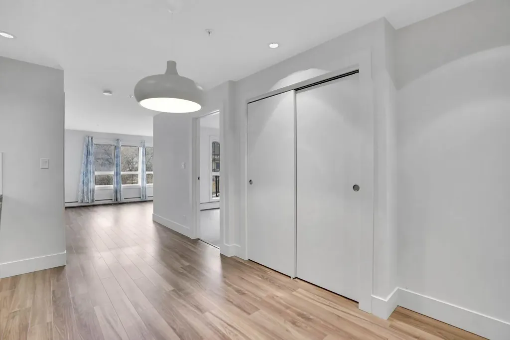 510 Edmonton Trail NE Calgary AB T2E 3H1
